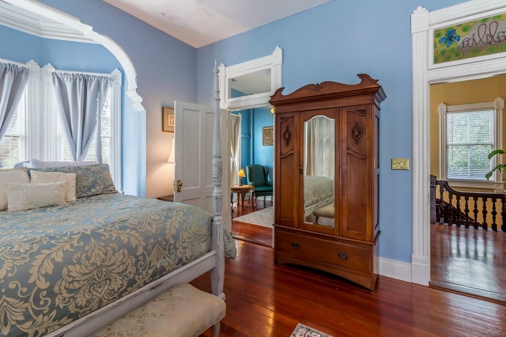 Amethyst Garden Bed & Breakfast ซาวานนาห์ ภายนอก รูปภาพ