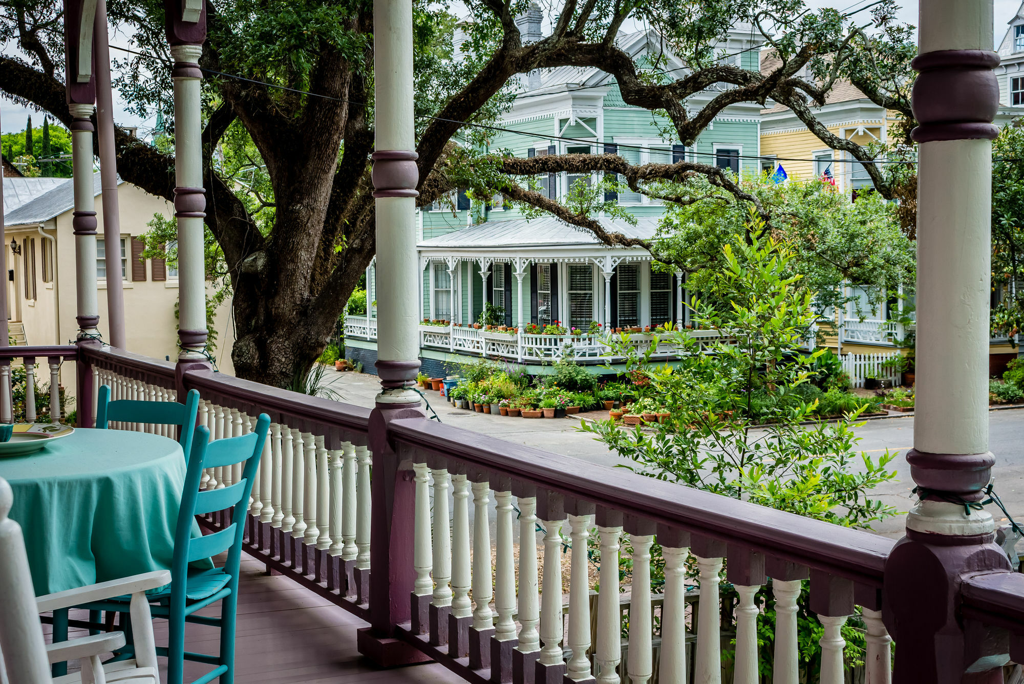 Amethyst Garden Bed & Breakfast ซาวานนาห์ ภายนอก รูปภาพ